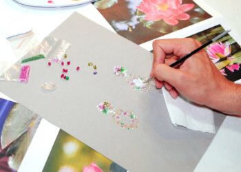 مصمم المجوهرات المغربي” هشام أكداش” في حوار مع”عيار 24″: