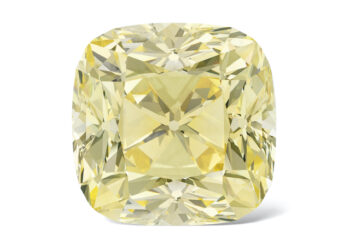 ماسة “الصليب الأحمر” تحقق نحو 14.1 مليون دولار في مزاد ” كريستيز”