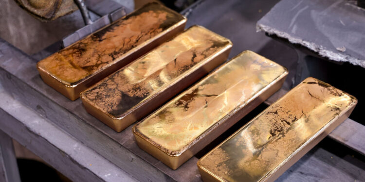 محلل اقتصادي: انهيار بنك "واس في بي" يعزز فرص الذهب كملاذ آمن 88 صعود الدولار يسقط الذهب وعيار 21 يسجل 990 جنيها