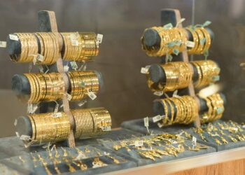 2.1 ٪ تراجعًا في أسعار الذهب وعيار 21 يسجل 990 جنيهًا