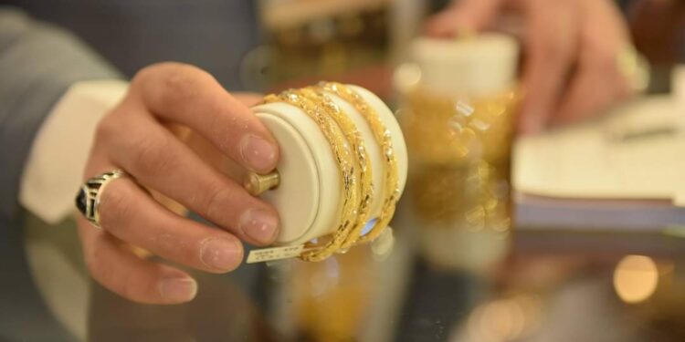 التقرير الأسبوعي لـ «أي صاغة": 15 جنيهًا تراجعًا في أسعار الذهب خلال أسبوع 88 التقرير الأسبوعي لـ «أي صاغة”: 15 جنيهًا تراجعًا في أسعار الذهب خلال أسبوع