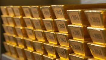 مستشار وزير التموين يثمن مقترح أبو هشيمة بإيداع الذهب بالبنوك