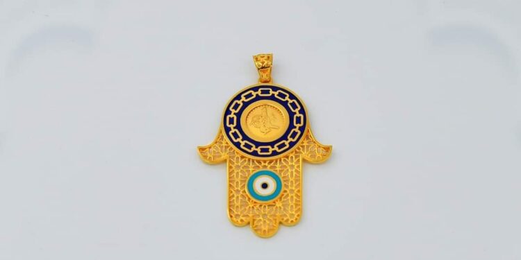 «أندريا وجورج» تطرح مشغولات ذهبية موشحة بالمينا