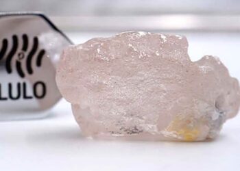 أنجولا تطرح مناقصة دولية لاكتشافات الماس الاستثنائية