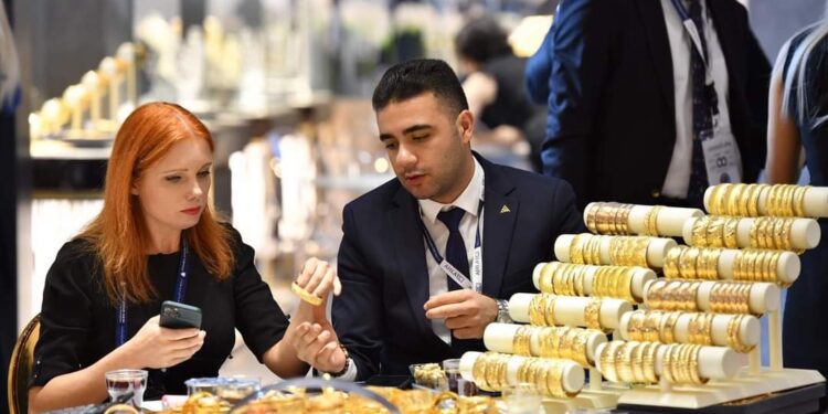 «تحييف الذهب» يكسبه الصلابة لتشكيله في مشغولات 89 التقرير الأسبوعي ل «أي صاغة »: تقلبات سعرية تضرب أسواق الذهب خلال أسبوع