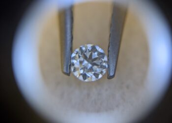 تقنية جديدة تتيح للشركات حفر علامتها التجارية على الألماس