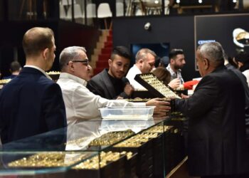 استمرار تراجع أسعار الذهب وعيار 21 يسجل 1690 جنيهاً 94 «أي صاغة » : السياسة النقدية المتشددة للفيدرالي الأمريكي تدفع الذهب للتراجع