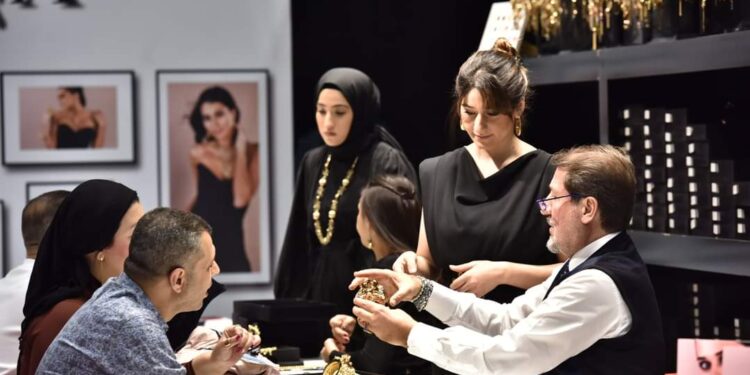 غدًا انطلاق فعاليات معرض «الذهب والمجوهرات العالمي» بالكويت 87 غدًا انطلاق فعاليات معرض «الذهب والمجوهرات العالمي» بالكويت