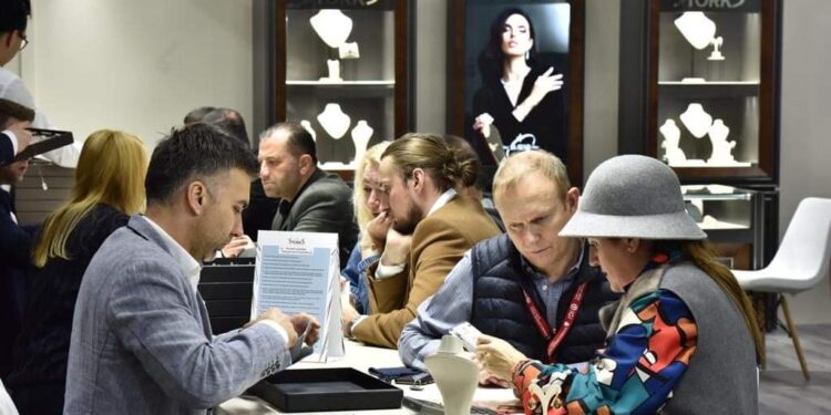 تراجع حاد في أسعار الذهب وعيار 21 يسجل 1720 جنيهاً