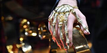 «آي صاغة» : اتفاق الهدنة في غزة يهدّئ الأسواق مؤقتًا والذهب يحافظ على مكاسبه القياسية 25 ارتفاع أسعار الذهب وعيار 21 يسجل 1610 جنيهات