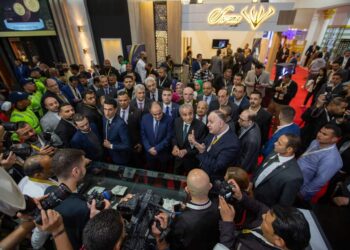 وزيرا التموين والتجارة والصناعة يفتتحان فعاليات المعرض الدولي للذهب والمجوهرات « نيبو»