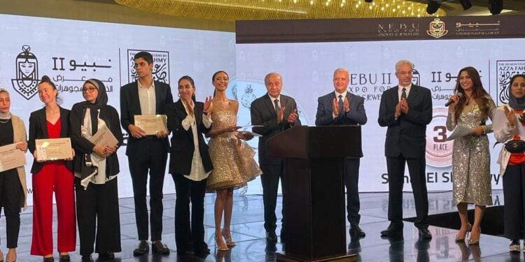 وزير التموين..يسلم جوائز للفائزين في مسابقة تصميم المجوهرات والمشغولات الذهبية