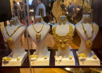 الذهب يواصل التراجع وعيار 21 يسجل 1610 جنيهات 92 الذهب يواصل التراجع وعيار 21 يسجل 1610 جنيهات