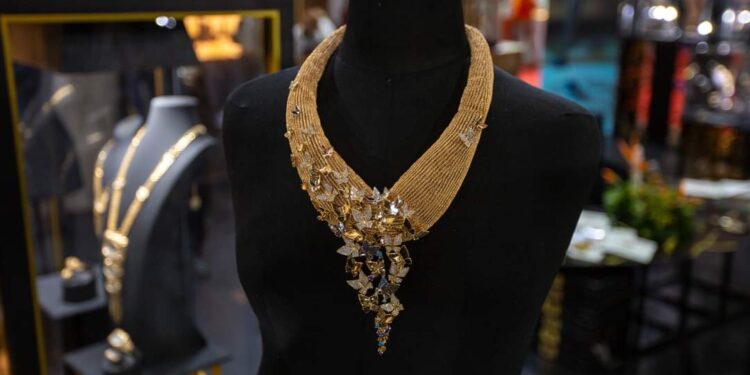 تراجع أسعار الذهب وعيار 21 يسجل 1700 جنيه 87 تراجع أسعار الذهب وعيار 21 يسجل 1700 جنيه