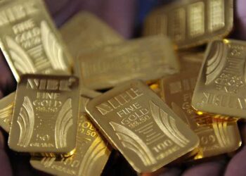 مع ختام تعاملات الجمعة .. 5 جنيهات تراجعًا في أسعار الذهب