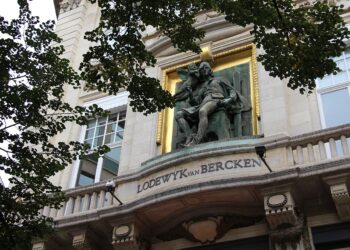 “لودويك فان بيركين”.. العامل الذي غير تاريخ صناعة الألماس