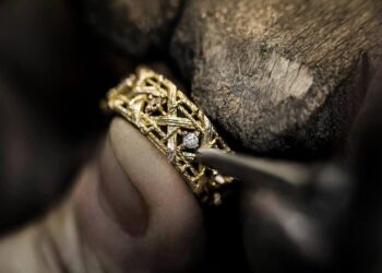 “حلوان” تبحث توقيع بروتوكول تعاون مع 3 شركات بقطاع الذهب