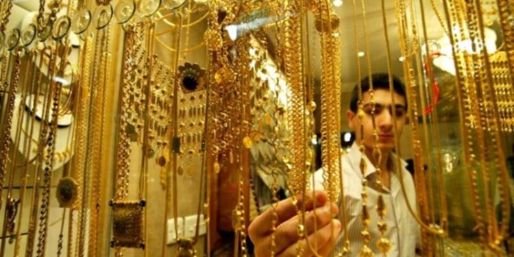 مجلس الذهب العالمي: تراجع الدولار دفع الذهب للارتفاع بنسبة 6.1 % في يناير 2023