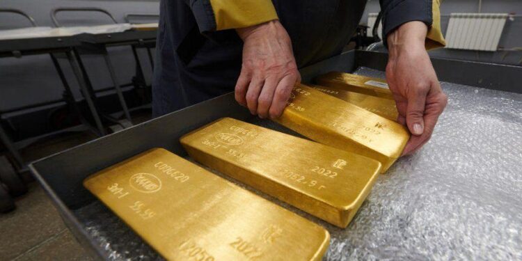 وزير البترول يعلن بدء الإنتاج التجاري من منجم إيقات للذهب خلال أسابيع