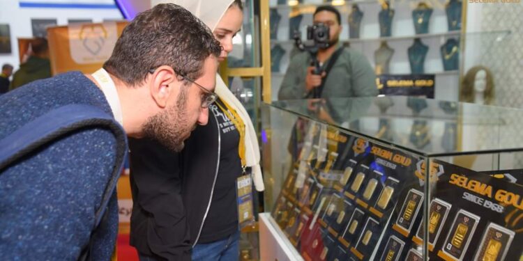 «آي صاغة»: تراجع طفيف في أسعار الذهب وعيار 21 يسجل 1675 جنيهًا 88 «آي صاغة»: تراجع طفيف في أسعار الذهب وعيار 21 يسجل 1675 جنيهًا