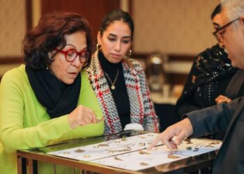 «عزة فهمي» تحضر حفل تخرج مشروع تأهيل شباب الحرفيين في صناعة الحلي