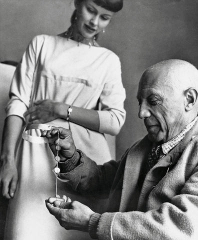 Vivianna Torun Bulow Hube and Pablo Picasso looking at her jewelry large