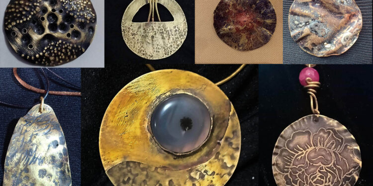 "سالي أحمد" تدعم مرضى السرطان بفن صناعة الحلي 106 “سالي أحمد” تدعم مرضى السرطان بفن صناعة الحلي