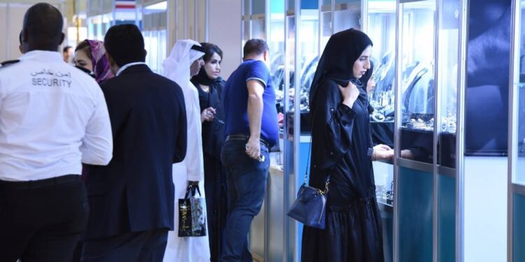 8 مارس.. انطلاق فعاليات معرض الشرق الأوسط للساعات والمجوهرات 88 8 مارس.. انطلاق فعاليات معرض الشرق الأوسط للساعات والمجوهرات
