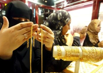 ما العيار المعتبر في تحديد نصاب الزكاة في الذهب؟