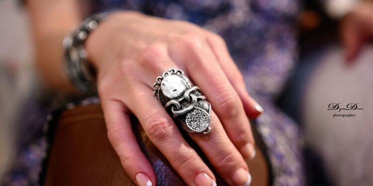 "سارة عبد العظيم : التراث ثري وقابل للتجديد ولا يلتفت إليه أحد 112 “سارة عبد العظيم : التراث ثري وقابل للتجديد ولا يلتفت إليه أحد