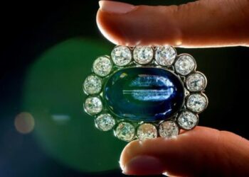 دار  “هندمان” تعقد مزادًا للمجوهرات عبر العصور المختلفة