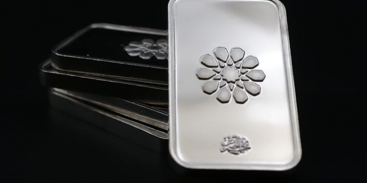 نجم الدين: تراجع طفيف في أسعار الفضة السويسرية والجرام يسجل 31.25 جنيهًا 90 نجم الدين: تراجع طفيف في أسعار الفضة السويسرية والجرام يسجل 31.25 جنيهًا