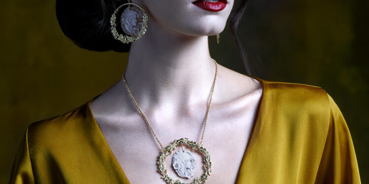 انطلاق فعاليات معرض”أورواريزو” للمجوهرات الايطالية.. مايو المقبل