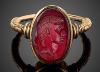 خاتم يعود للعصر «الروماني» يحقق 145 ألف دولار