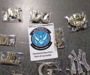 الجمارك الأمريكية تصادر ما يتجاوز 2700 قطعة مجوهرات مقلدة خلال 24 ساعة