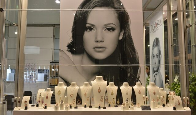 رئيس الشعبة العامة الأسبق يتوقع انخفاض أسعار الذهب نهاية الأسبوع 88 رئيس الشعبة العامة الأسبق يتوقع انخفاض أسعار الذهب نهاية الأسبوع