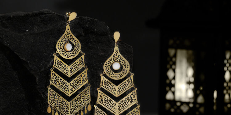 «آي صاغة»: ارتباك بأسواق الذهب مع ترقب صدور بيانات محلية وعالمية مؤثرة 88 «آي صاغة»: ارتباك بأسواق الذهب مع ترقب صدور بيانات محلية وعالمية مؤثرة