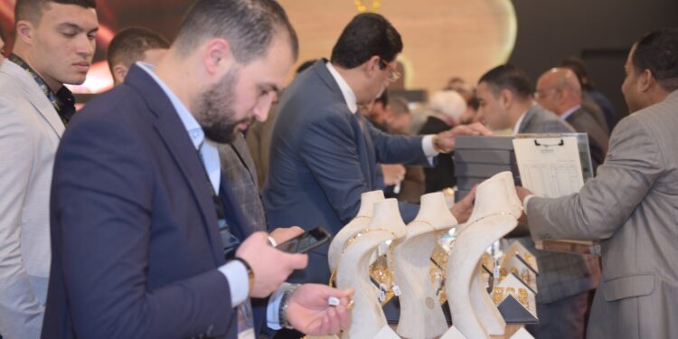 ما هو تأثير قرار تثبيت الفائدة على أسعار الذهب ؟ 88 ما هو تأثير قرار تثبيت الفائدة على أسعار الذهب ؟