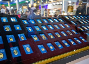 انفراد.. “البورصة المصرية” تتعاقد مع “سبائك سام” لتحديد أسعار الذهب بالأسواق المحلية