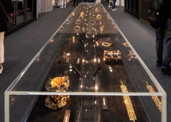 تحت شعار “صنع في إيطاليا”.. انطلاق فعاليات معرض المجوهرات الدولي “أوراريزو”