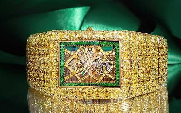 "جاكوب آند كو" تطرح ساعة "بليونير " الخالدة بنحو 20 مليون دولار 96 “جاكوب آند كو” تطرح ساعة “بليونير ” الخالدة بنحو 20 مليون دولار