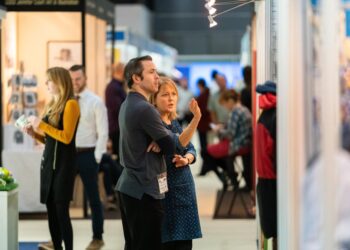 إرجاء معرض الخريف التجاري للمجوهرات باسكتلندا لأغسطس المقبل