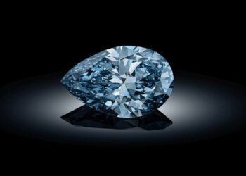 “سوذبيز” تعرض أكبر”ماسة زرقاء” للبيع و 25 مليون دولار قيمة تقديرية