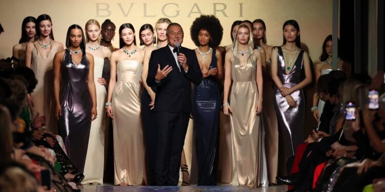 “بولجاري” تكشف عن مجموعة جديد من المجوهرات في إيطاليا