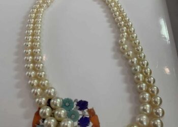 قلادة “لآلئ المياه المالحة الطبيعية” تحقق 4 أضعاف قيمتها في مزاد سوذبيز