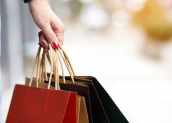 تراجع ثقة المستهلك الأمريكي وسط نظرة متشائمة للأوضاع الاقتصادية