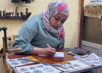 كلمة السر «عزة فهمي».. «مي الهادي» تركت الطب واتجهت إلى صناعة الحلي