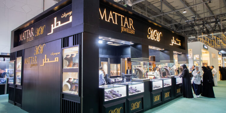 معرض"مجوهرات الإمارات" يختتم فعالياته وسط إقبال كبير وتصاميم فريدة 98 معرض”مجوهرات الإمارات” يختتم فعالياته وسط إقبال كبير وتصاميم فريدة