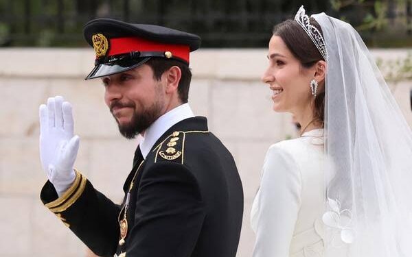 مجوهرات Fred الفرنسية تصمم مجوهرات حفل زفاف ولي عهد الأردن 92 مجوهرات Fred الفرنسية تصمم مجوهرات حفل زفاف ولي عهد الأردن