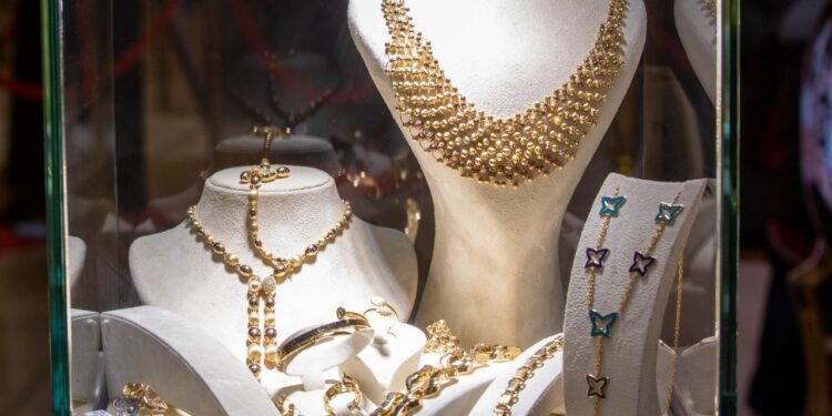 " ذهب مصر" تراجع أسعار الذهب وسط ترقب الأسواق لبيانات مؤشر التضخم الأمريكي غداً 86 ” ذهب مصر” تراجع أسعار الذهب وسط ترقب الأسواق لبيانات مؤشر التضخم الأمريكي غداً